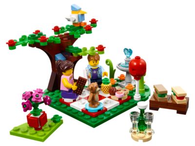 LEGO Romantic Valentine Picnic (40236)