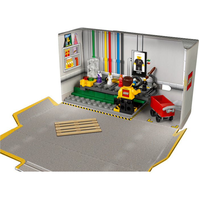 LEGO Minifigure Factory (5005358)